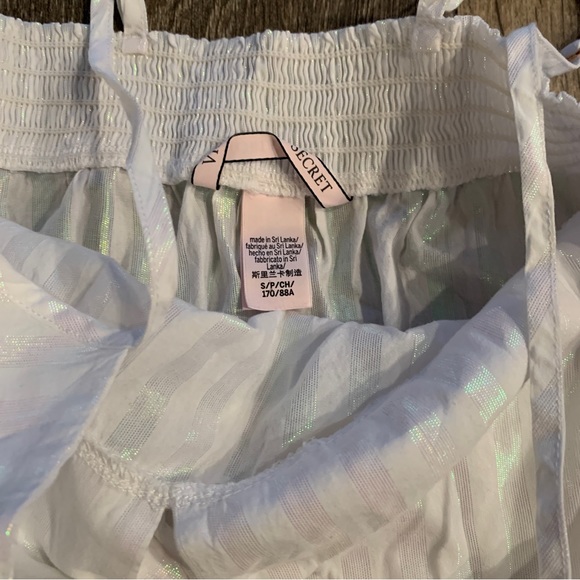 S❣️Victoria’s Secret white top - Picture 3 of 4